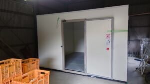 プレハブ冷蔵庫導入